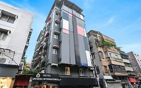 Fabhotel Sayeeda International - 600M From Park Circus 7 Point